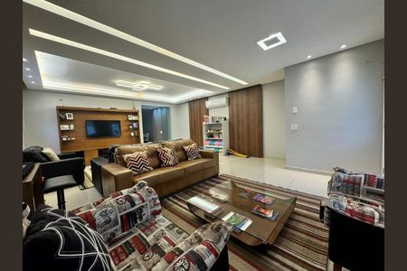 Casa de Condomínio à venda com 4 quartos, 258m² em Jardim Prudência, São Paulo