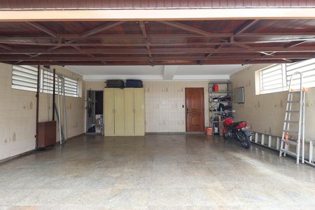 Casa à venda com 4 quartos, 320m² em Vila Irmaos Arnoni, São Paulo