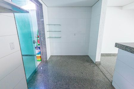 cozinha de casa à venda com 2 quartos, 90m² em Santa Terezinha, Belo Horizonte