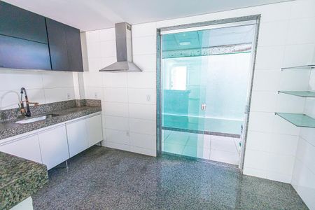 Casa à venda com 2 quartos, 90m² em Santa Terezinha, Belo Horizonte