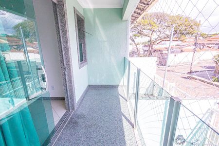 Casa à venda com 90m², 2 quartos e 1 vagavaranda