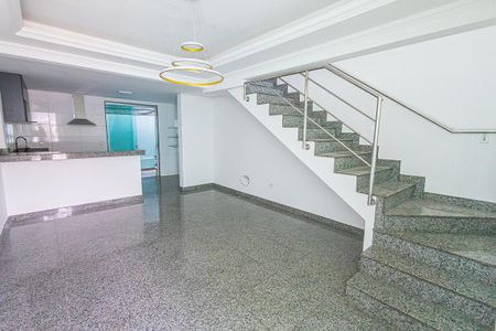 sala de casa à venda com 2 quartos, 90m² em Santa Terezinha, Belo Horizonte