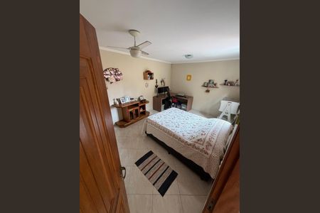 Casa à venda com 4 quartos, 199m² em Jardim Patente Novo, São Paulo