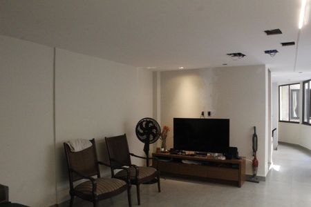 Sala de casa para alugar com 3 quartos, 400m² em Tijuca, Rio de Janeiro