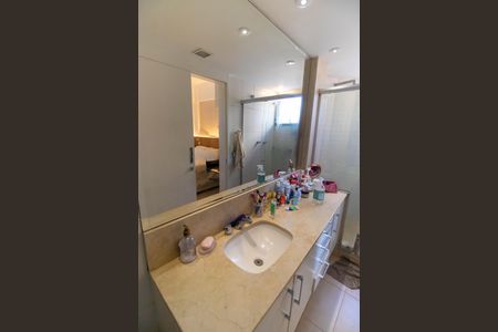 Apartamento à venda com 136m², 3 quartos e 2 vagasBanheiro da Suíte