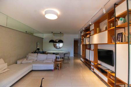 Apartamento à venda com 136m², 3 quartos e 2 vagasSala