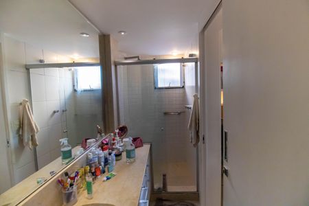 Apartamento à venda com 136m², 3 quartos e 2 vagasBanheiro da Suíte