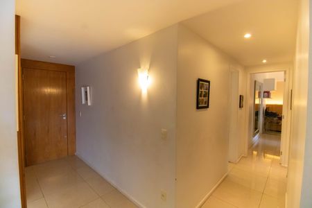 Apartamento à venda com 136m², 3 quartos e 2 vagasCorredor