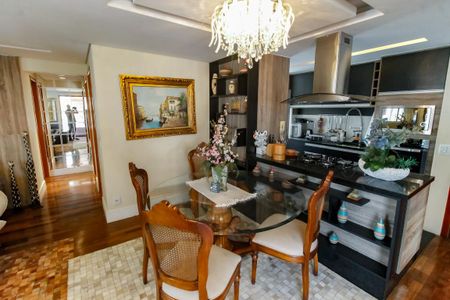 Apartamento para alugar com 112m², 2 quartos e 2 vagas Apartamento para alugar com 112m², 2 quartos e 2 vagasDetalhe Sala