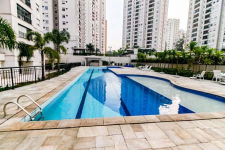 Apartamento para alugar com 112m², 2 quartos e 2 vagas Apartamento para alugar com 112m², 2 quartos e 2 vagasÁrea comum - Piscina