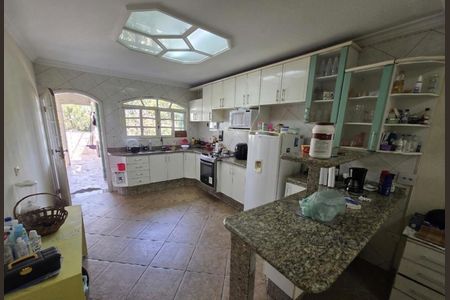 Casa à venda com 272m², 5 quartos e 4 vagasCozinha