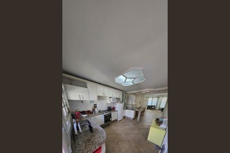 Casa à venda com 272m², 5 quartos e 4 vagasCozinha