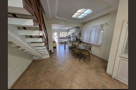 Casa à venda com 272m², 5 quartos e 4 vagasSala de Jantar