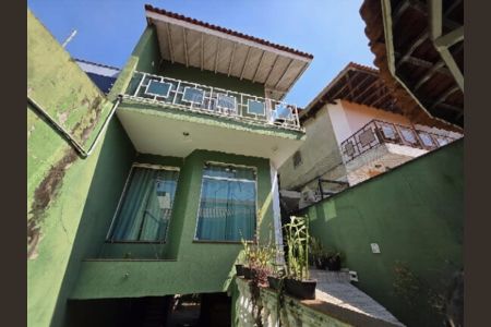 Casa à venda com 272m², 5 quartos e 4 vagasFachada