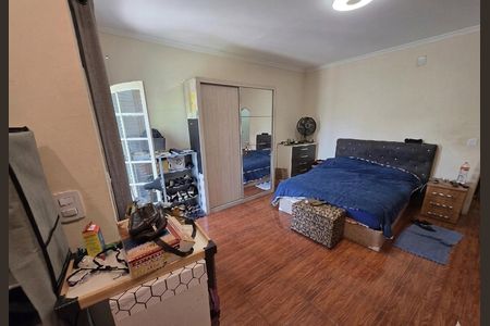 Casa à venda com 272m², 5 quartos e 4 vagasQuarto