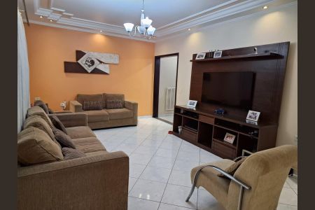 Casa à venda com 158m², 3 quartos e 3 vagas Casa à venda com 158m², 3 quartos e 3 vagasSala