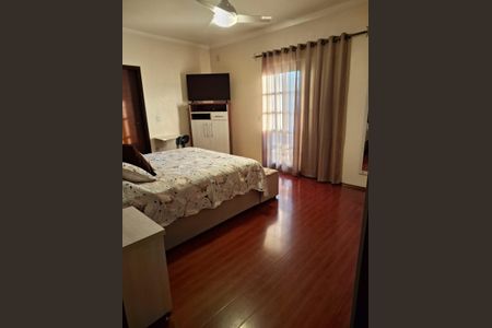 Casa à venda com 158m², 3 quartos e 3 vagas Casa à venda com 158m², 3 quartos e 3 vagasQuarto