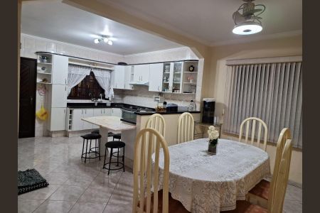 Casa à venda com 158m², 3 quartos e 3 vagas Casa à venda com 158m², 3 quartos e 3 vagasCozinha