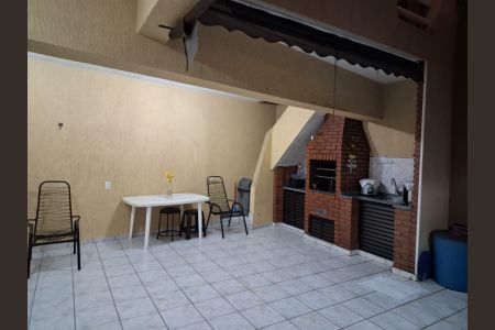 Casa à venda com 158m², 3 quartos e 3 vagas Casa à venda com 158m², 3 quartos e 3 vagasÁrea Comum