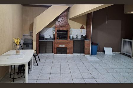 Casa à venda com 158m², 3 quartos e 3 vagas Casa à venda com 158m², 3 quartos e 3 vagasÁrea Comum