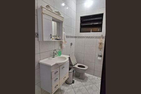 Casa à venda com 158m², 3 quartos e 3 vagas Casa à venda com 158m², 3 quartos e 3 vagasBanheiro