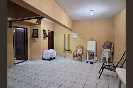 Casa à venda com 158m², 3 quartos e 3 vagas Casa à venda com 158m², 3 quartos e 3 vagasÁrea de Serviço