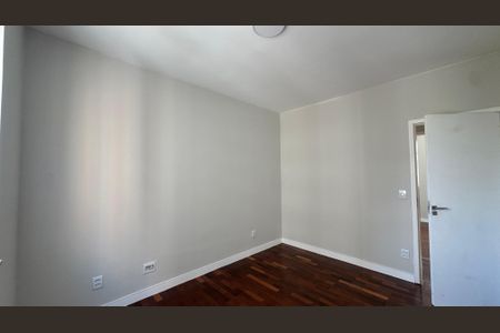 Apartamento à venda com 120m², 3 quartos e 1 vagaQuarto 2