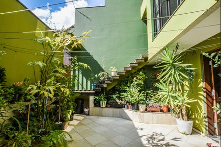 Apartamento à venda com 212m², 3 quartos e 4 vagas Apartamento à venda com 212m², 3 quartos e 4 vagasQuintal