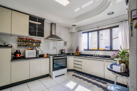 Apartamento à venda com 212m², 3 quartos e 4 vagas Apartamento à venda com 212m², 3 quartos e 4 vagasCozinha