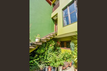 Apartamento à venda com 212m², 3 quartos e 4 vagas Apartamento à venda com 212m², 3 quartos e 4 vagasQuintal