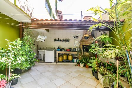 Apartamento à venda com 212m², 3 quartos e 4 vagas Apartamento à venda com 212m², 3 quartos e 4 vagasÁrea de Serviço