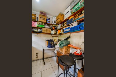 Apartamento à venda com 212m², 3 quartos e 4 vagas Apartamento à venda com 212m², 3 quartos e 4 vagasQuarto de Serviço