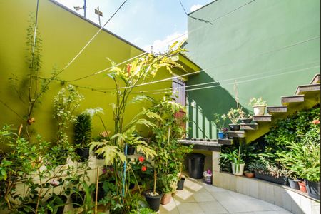 Apartamento à venda com 212m², 3 quartos e 4 vagas Apartamento à venda com 212m², 3 quartos e 4 vagasQuintal