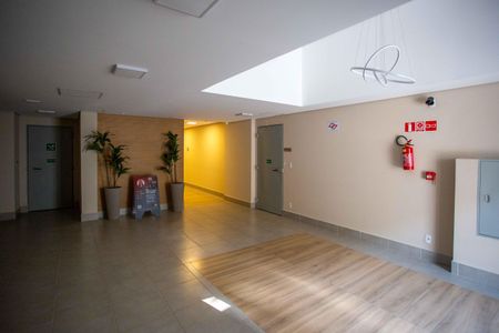 Apartamento para alugar com 75m², 2 quartos e 1 vagaHall social