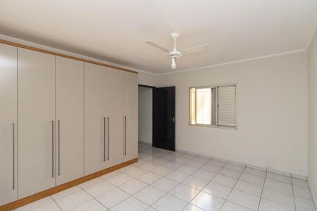 Casa para alugar com 250m², 4 quartos e 3 vagas Casa para alugar com 250m², 4 quartos e 3 vagasQuarto Suíte