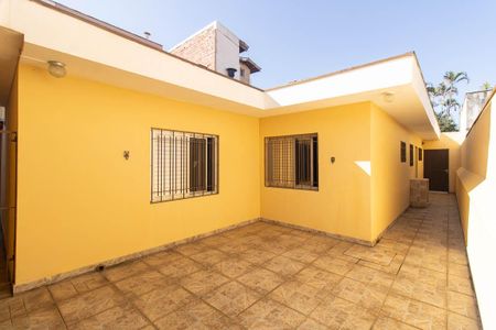 Casa para alugar com 250m², 4 quartos e 3 vagas Casa para alugar com 250m², 4 quartos e 3 vagasQuintal