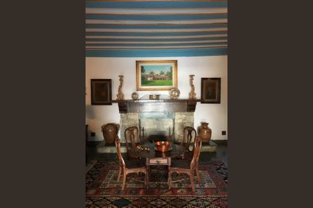 Casa à venda com 687m², 5 quartos e 6 vagas Casa à venda com 687m², 5 quartos e 6 vagasSala