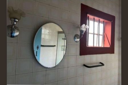 Casa à venda com 687m², 5 quartos e 6 vagas Casa à venda com 687m², 5 quartos e 6 vagasBanheiro