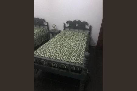 Casa à venda com 687m², 5 quartos e 6 vagas Casa à venda com 687m², 5 quartos e 6 vagasQuarto 4