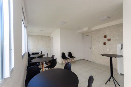 Apartamento para alugar com 32m², 2 quartos e sem vaga Apartamento para alugar com 32m², 2 quartos e sem vagaÁrea comum - Salão de festas