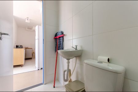 Apartamento para alugar com 32m², 2 quartos e sem vaga Apartamento para alugar com 32m², 2 quartos e sem vagaBanheiro