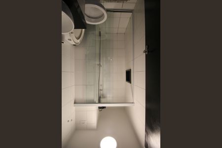 Banheiro de apartamento para alugar com 1 quarto, 33m² em Vila Andrade, São Paulo