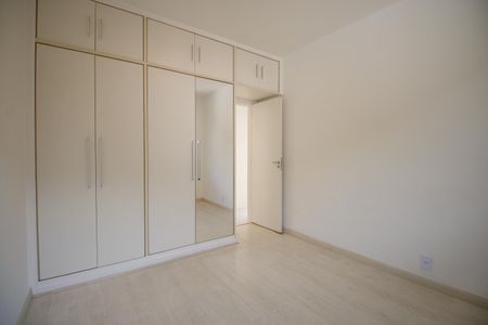 Apartamento à venda com 110m², 3 quartos e 2 vagas Apartamento à venda com 110m², 3 quartos e 2 vagasQuarto 2