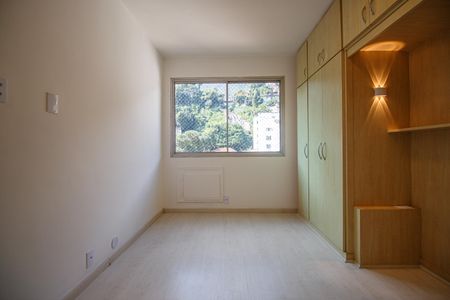 Apartamento à venda com 110m², 3 quartos e 2 vagas Apartamento à venda com 110m², 3 quartos e 2 vagasQuarto 1