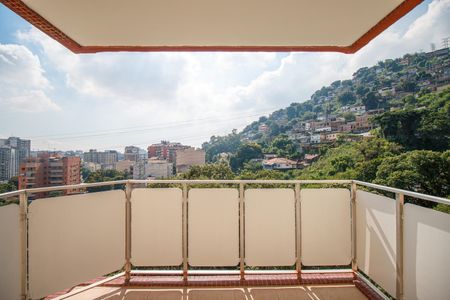 Apartamento à venda com 110m², 3 quartos e 2 vagas Apartamento à venda com 110m², 3 quartos e 2 vagasSala Varanda