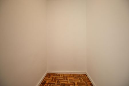 Apartamento à venda com 110m², 3 quartos e 2 vagas Apartamento à venda com 110m², 3 quartos e 2 vagasQuarto de Serviço