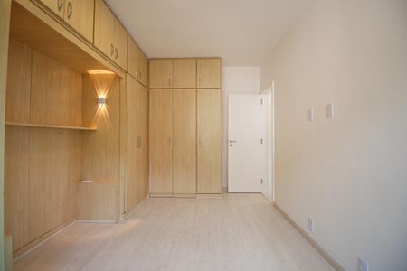 Apartamento à venda com 110m², 3 quartos e 2 vagas Apartamento à venda com 110m², 3 quartos e 2 vagasQuarto 1