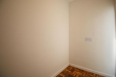 Apartamento à venda com 110m², 3 quartos e 2 vagas Apartamento à venda com 110m², 3 quartos e 2 vagasQuarto de Serviço