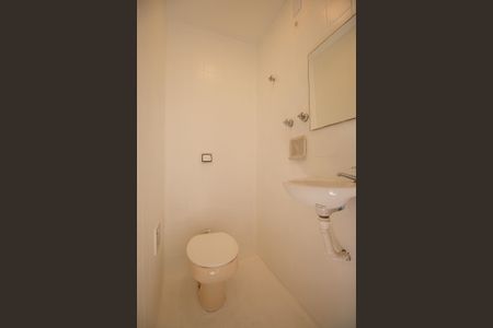 Apartamento à venda com 110m², 3 quartos e 2 vagas Apartamento à venda com 110m², 3 quartos e 2 vagasBanheiro de Serviço