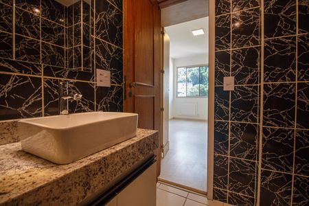 Apartamento à venda com 110m², 3 quartos e 2 vagas Apartamento à venda com 110m², 3 quartos e 2 vagasBanheiro Suite